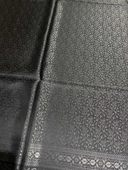 Silk Jacquard Stole with Paisley Details