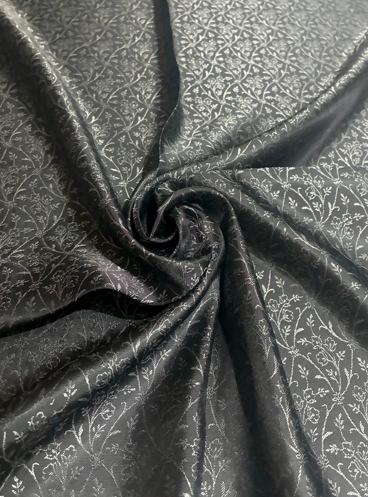 Silk Jacquard Stole with Paisley Details